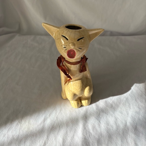 Vintage ceramic cat figurine vase holder home decor accent piece kitsch trinket - Picture 3 of 5